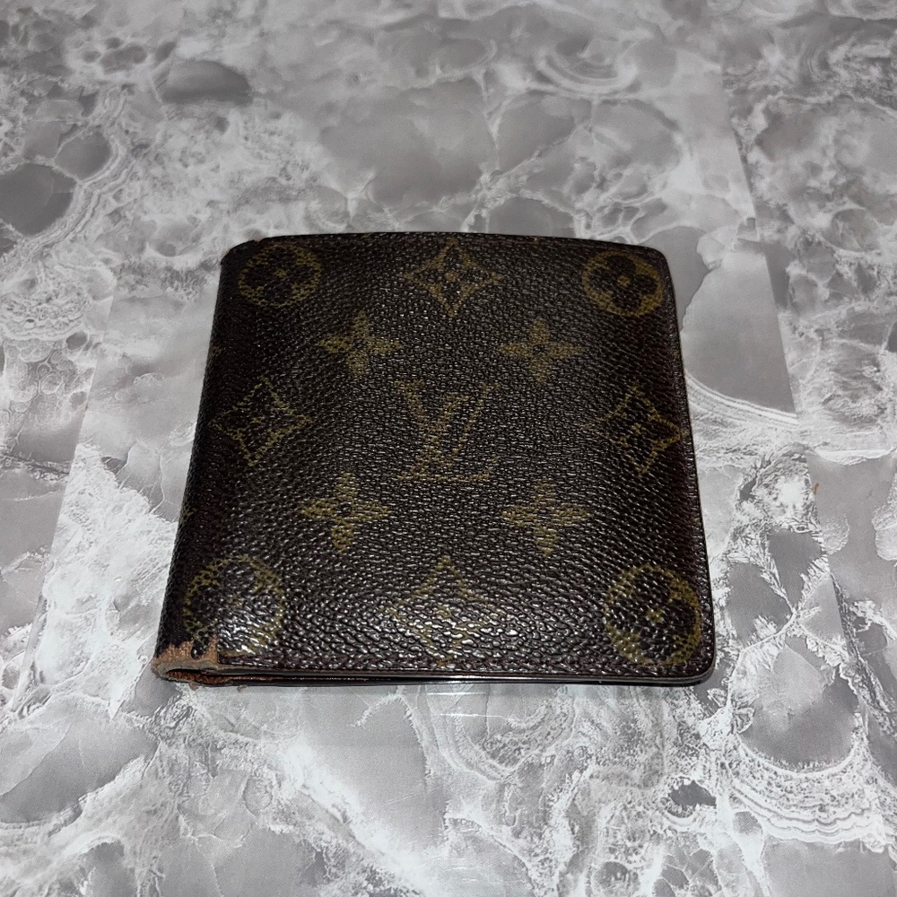 Louis Vuitton bifold brown monogram wallet coin pouch